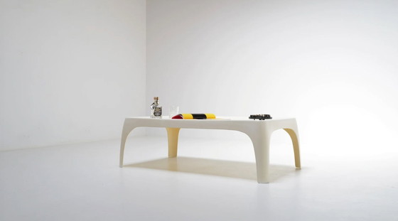 Image 1 of Table basse en polyester, années 1970