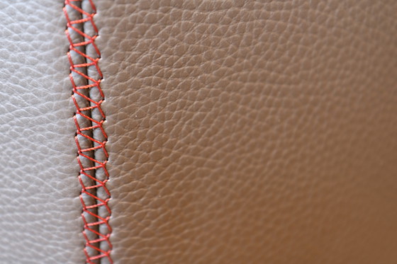 Image 1 of Sillón reclinable Leolux Caruzzo con otomana