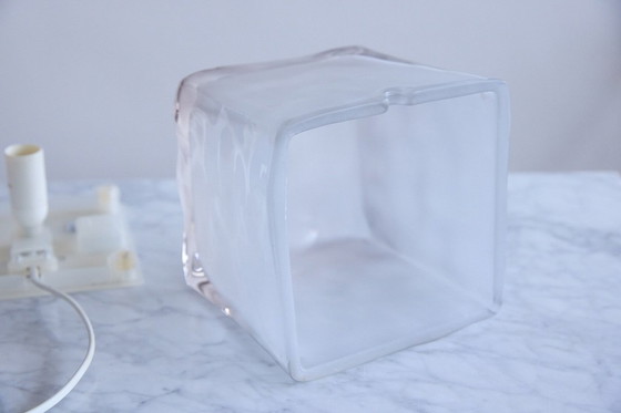 Image 1 of Icecube lamp Ikea