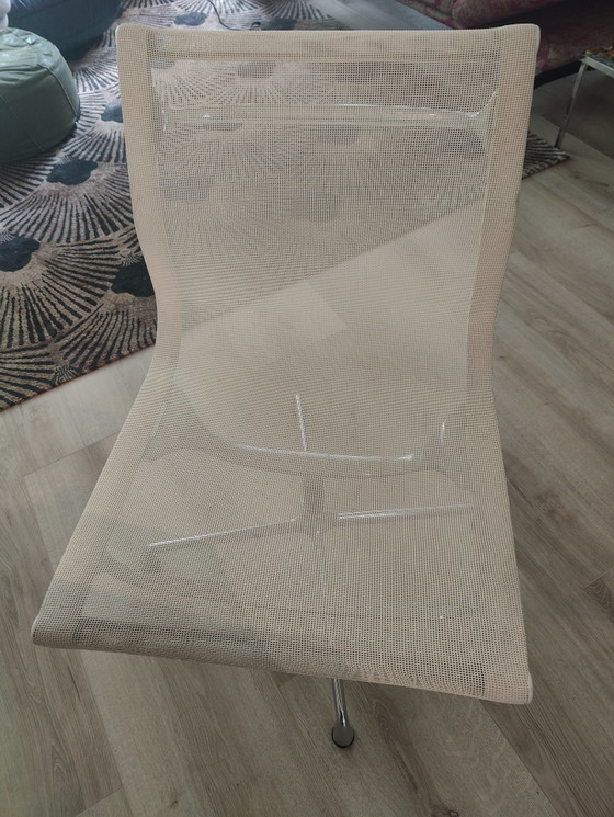 Image 1 of 3 sedie girevoli Vitra EA 108 con rivestimento in rete bianca