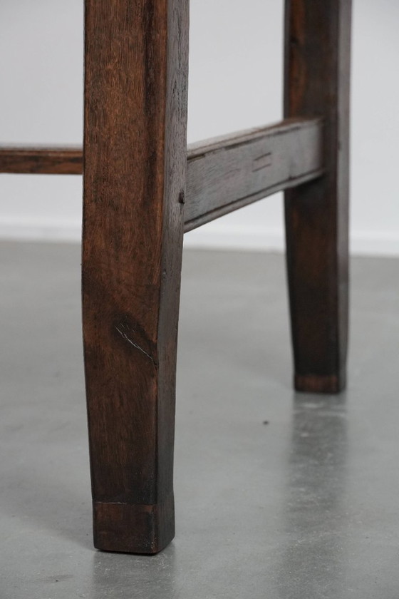 Image 1 of Antieke Landelijke Engelse Eikenhouten Eettafel Uit Begin 18e Eeuw Voor 4 Tot 6 Personen