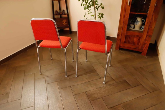 Image 1 of Paire de chaises rétro à structure chromée et tapisserie rouge