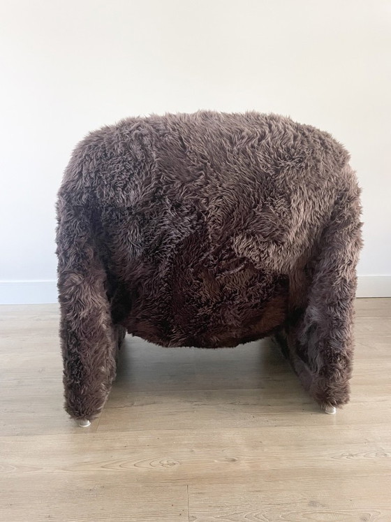 Artifort Alky | design | reupholstered faux fur | dark brown – Armchairs, Polyester (photo 4 of 8)