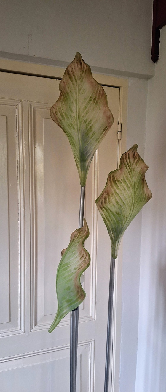 Image 1 of Lampada da terra con paralumi in vetro di Murano a forma di foglia, anni '90
