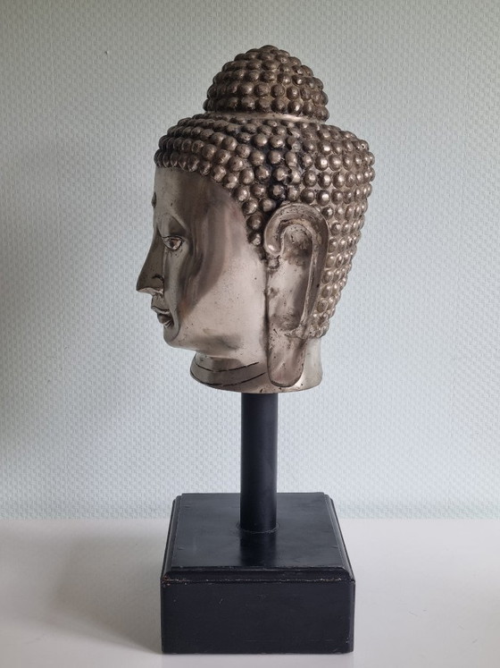 Image 1 of Large Buddha head on a wooden base (61 cm) – Asian sculpture