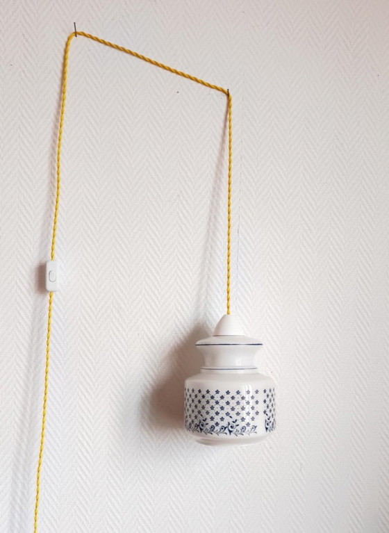 Image 1 of Vintage flower portable lamp