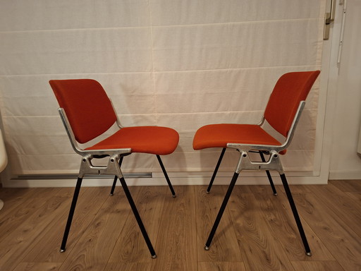 Pair of DSC Castelli chairs