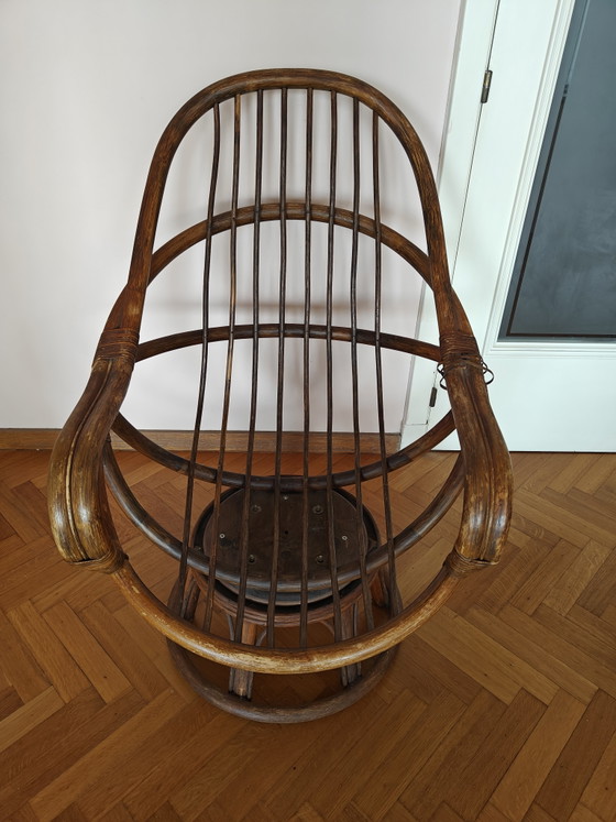 Set Rattan Mid-Century | Sedia, Sedia Girevole & Tavolo in Vetro Fumè – Set da salotto, Glass (photo 10 of 15)