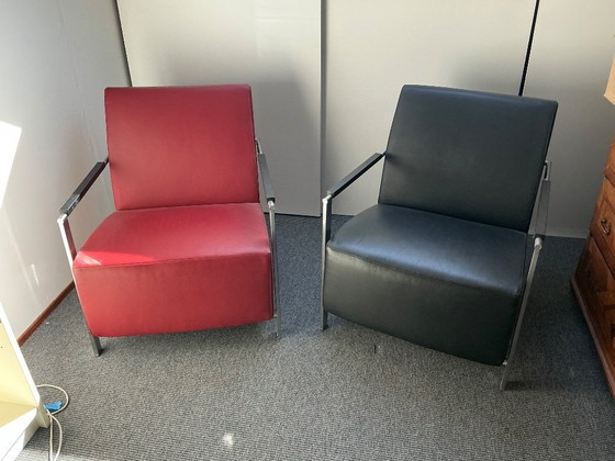 Splendido set di poltrone Harvink Alowa nere e rosso scuro. – Leather (photo 3 of 5)