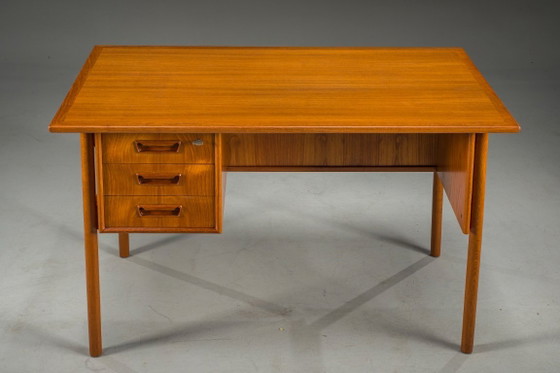 Image 1 of Midden-eeuws Deens teakhouten bureau van Gunnar Nielsen Tibergaard, jaren 60