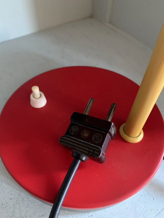 Image 1 of Lampe de bureau vintage rouge et jaune des années 80 (danoise)