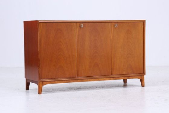 Image 1 of Magnifique commode vintage années 60 | Mid Century Armoire | Rétro Bois Rangement Sideboard #08-19