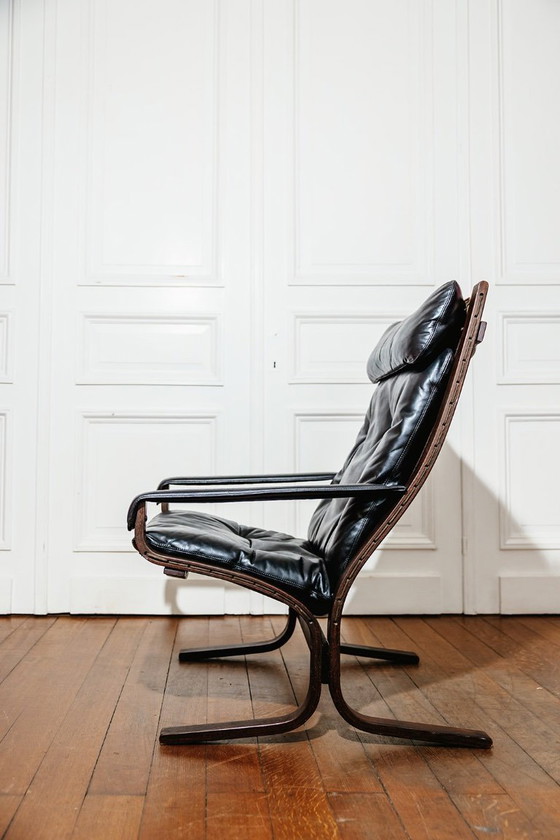Image 1 of Siesta fauteuil en zwarte leren voetenbank van Ingmar Relling voor Westnofa, Noorwegen, jaren 60.