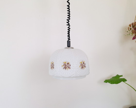 Image 1 of Lampada a sospensione vintage opalina, lampadario di metà secolo Sijaj Hrastnik