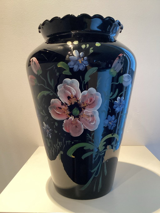 Original Vintage Boomse Vase - Handbemalt - Schwarzes Hyalietglas mit Blumen - 1930er/50er Jahre.