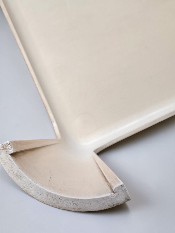 Image 1 of Tavolino da caffè Artemide Giano anni '70 – Design italiano Space Age in ABS – 70×70 cm – Firmato