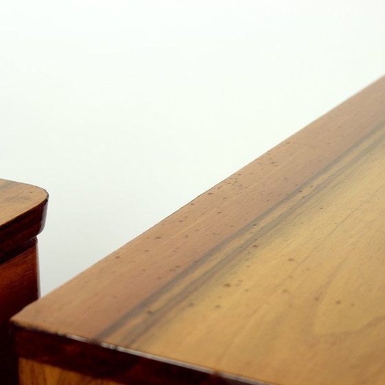 Image 1 of Comodini del Medioevo in noce con finitura Shelack, Cecoslovacchia 1960, Set di 2