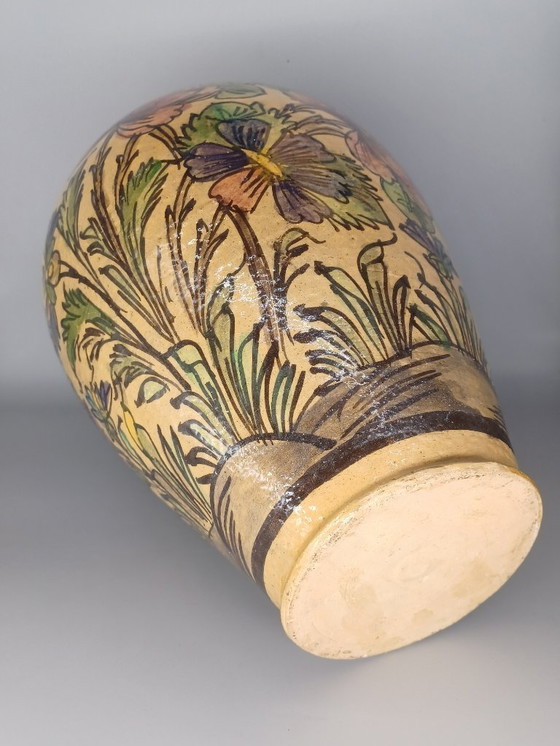 Image 1 of Grande vaso in maiolica persiana della dinastia Qajar
