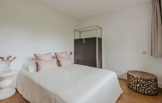 Image 1 of Línea Rosa de Didier Gómez