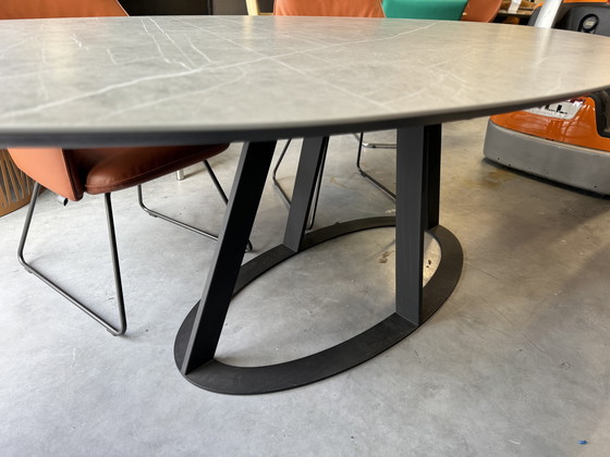 Image 1 of Harvink Fier dining table Ceramic Top