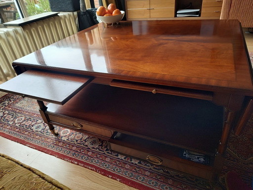 Mesa de centro exclusiva de caoba Heldense