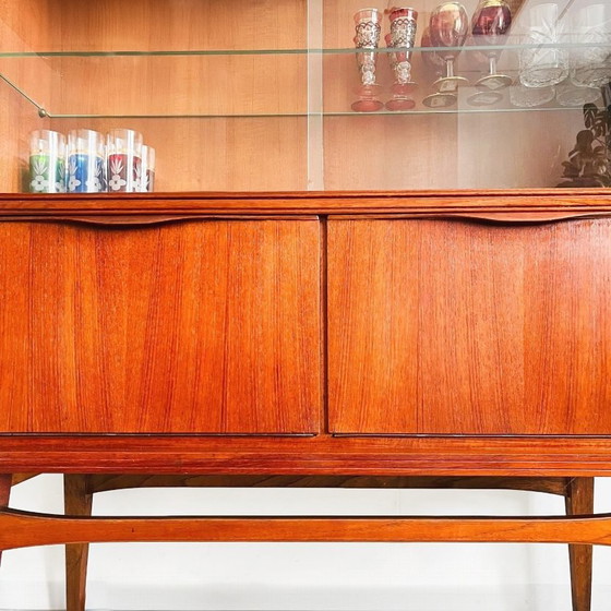 Image 1 of Elegante vetrina danese di design vintage di metà secolo, in teak, anni '60.