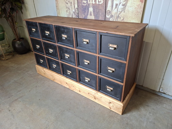 Image 1 of Leuke ladekast. apothekerskast, archiefkast, dressoir hoogte, licht houtsoort  fm. 137x40cm en 80cm hoog.
