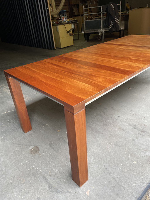 Leolux solid cherry table, 2.40 X 1.00 meters