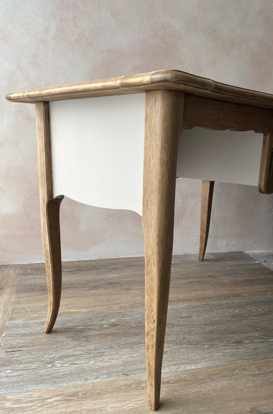 Image 1 of Bureau vintage en chêne 2 tiroirs rénové - Bois miel et beige doux