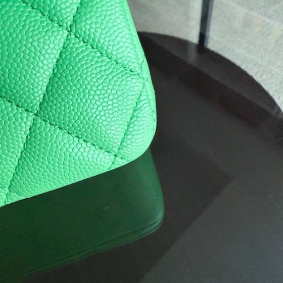 Image 1 of Chanel Classic Flap Medium - Caviar 25CM Gewatteerd Groen Goudkleurige Hardware Serie 27