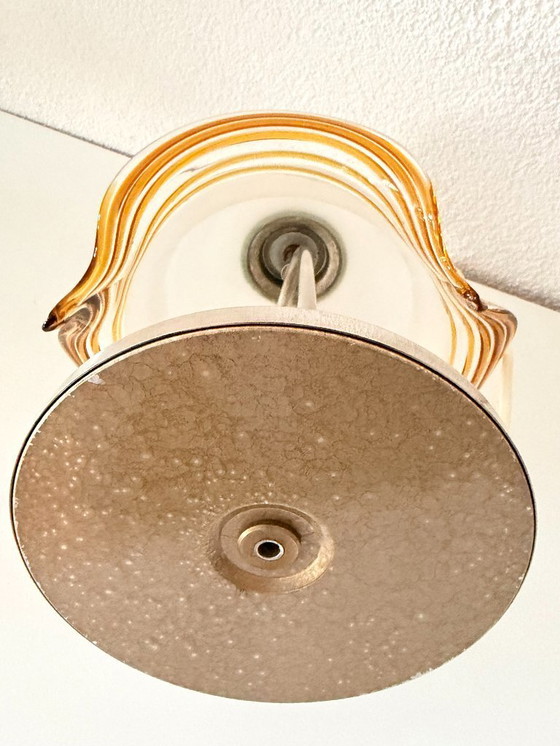 Image 1 of Lampe de table vintage de Murano en verre opale à bordure ambrée