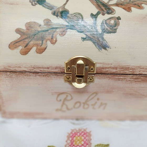 Image 1 of Portagioie in legno dipinto a mano con motivo pettirosso, scatola portagioie in stile vintage.