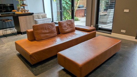 Image 1 of Sofá de cuero coñac de 4 plazas con otomana