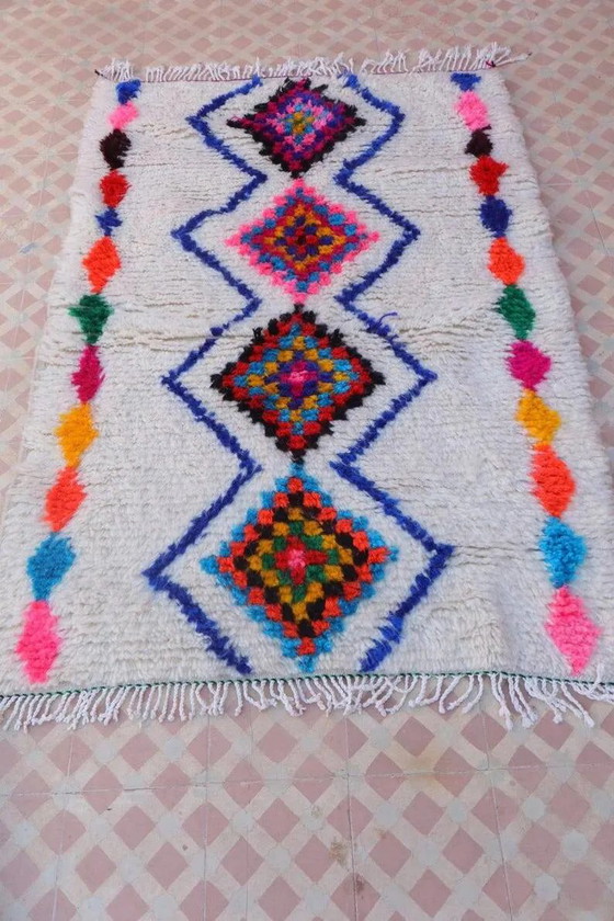 Ecru Marokkanischer Teppich mit farbigen Mustern 250cm x 150cm – Teppiche & Läufer (photo 2 of 11)