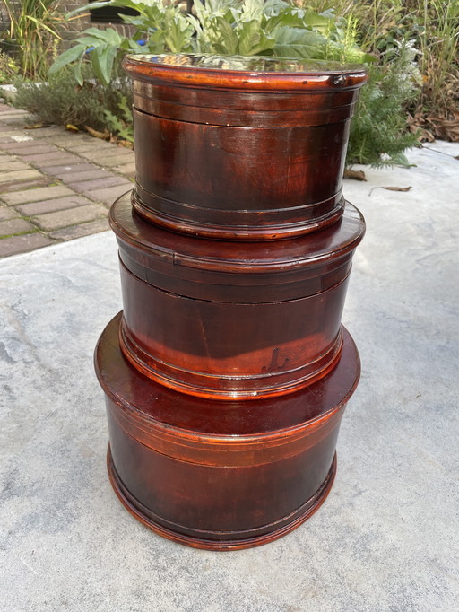 Ensemble de 3 boîtes à chapeaux anciennes en laque japonaise