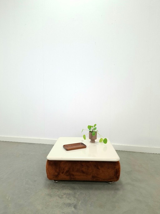 Fluffy Space Age coffee table vintage