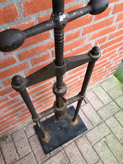 Grande pressa antica in ghisa - 26 kg - 180 cm di altezza