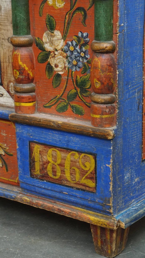 Image 1 of Le coffre de mariée/table basse antique peint à la main du 19e siècle