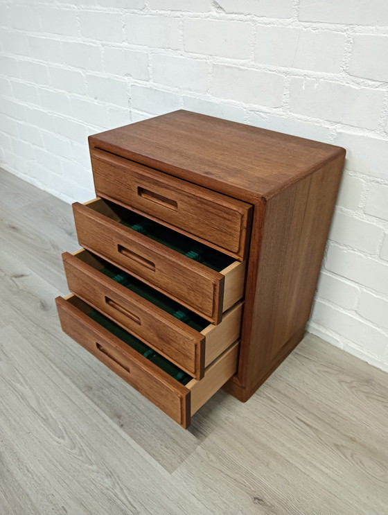 Image 1 of Vintage chest of drawers, Dyrlund. Many beautiful details.