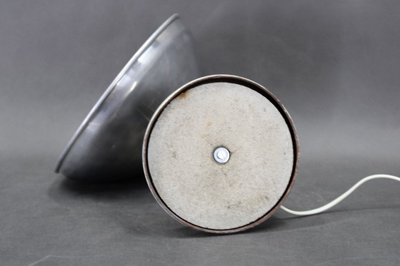 Image 1 of 1950er Tischlampe mit Aluminium-Lampenschirm, Tschechoslowakei