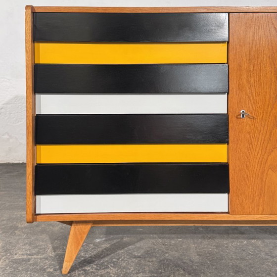 Credenza U-450 di Jiří Jiroutek per Interier Praha, anni '60 – Credenze, Legno (photo 4 of 13)