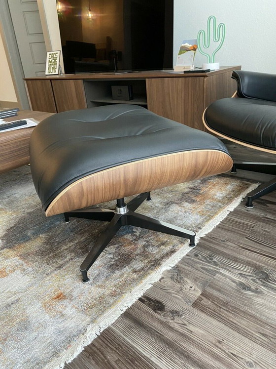 Image 1 of Poltrona e poggiapiedi Herman Miller Eames, 100% autentici.