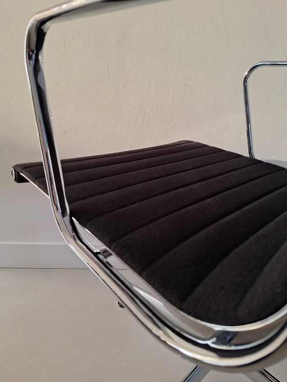 Image 1 of 2x Vitra Eames 108 negro hopsack en excelente estado