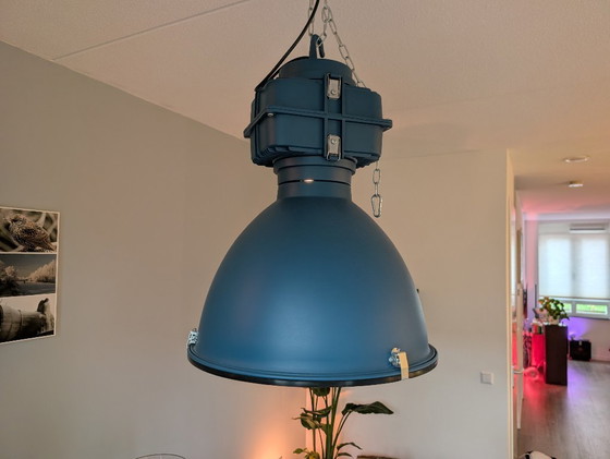 Image 1 of Industrielle Pendelleuchte blau