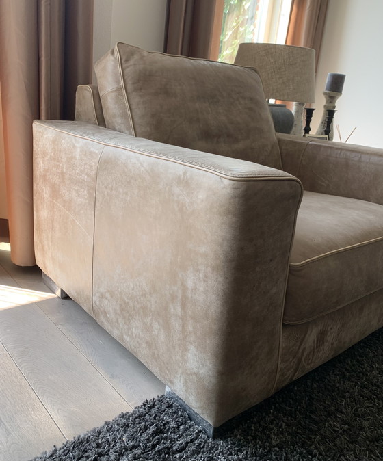 Image 1 of Magnifique grand fauteuil en cuir