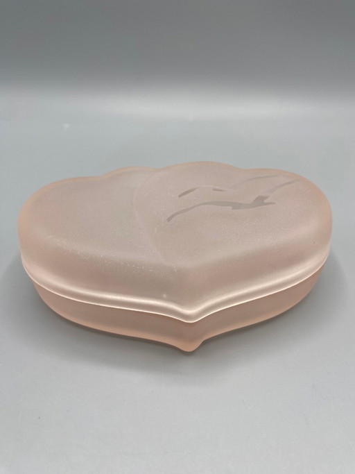 Roze satijnen glazen sieradendoos – meeuwdesign – verweerde hartvorm – glazen karaffen, Glass, Art Deco