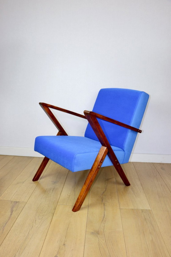 Image 1 of Fauteuil vintage style loft en velours bleuet Jade - rénovation de fauteuil
