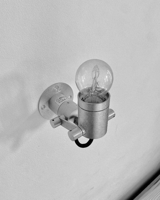 modular nomad-minimal-ultra-short