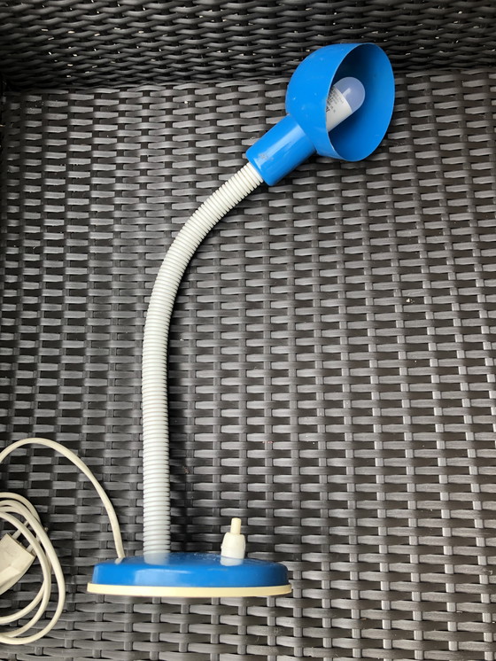 Image 1 of Vintage postmoderne blauwe metalen tafellamp - '80.