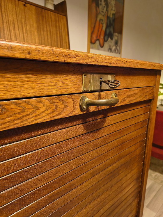Image 1 of Armoire à porte coulissante en chêne ancien | Années 1930